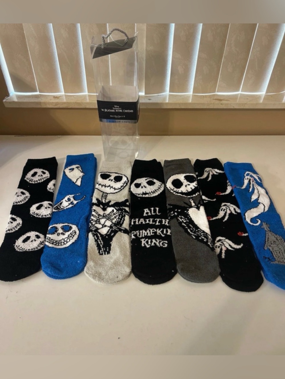 Disney Men’s Size 6-12 The Nightmare Before Christmas 7 Days of Cozy Crew Socks.